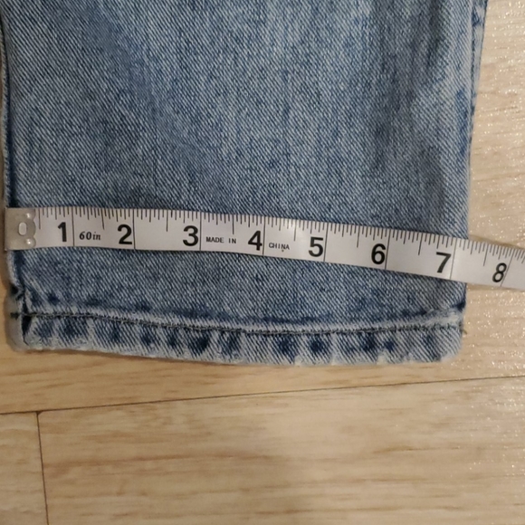 GUESS JEANS 👖❤️ - Picture 3 of 13